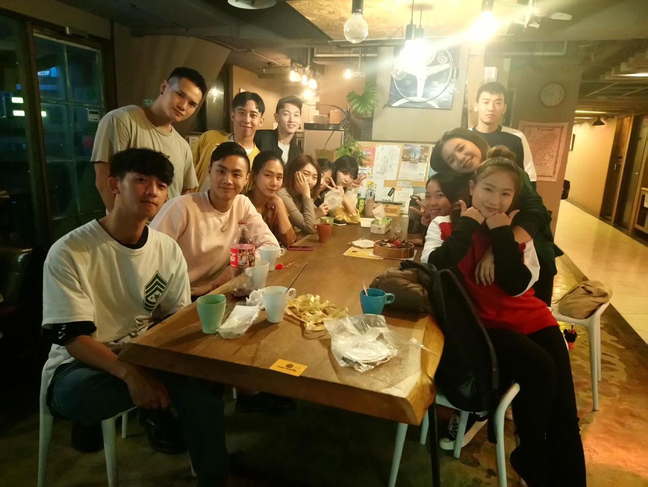 Ximen Wow Hostel Tajpej Buitenkant foto